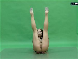 meaty mammories Nicole on the green screen stretching